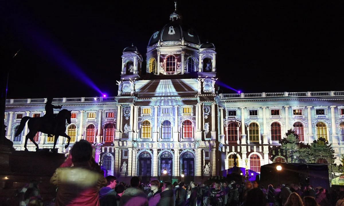 WIEN LEUCHTET