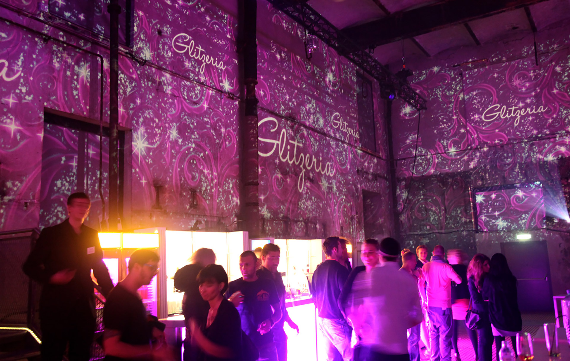 360°-Raumprojektion für Glitzeria in der Ottakringer Brauerei Wien – MODULUX, Aufnahme 5