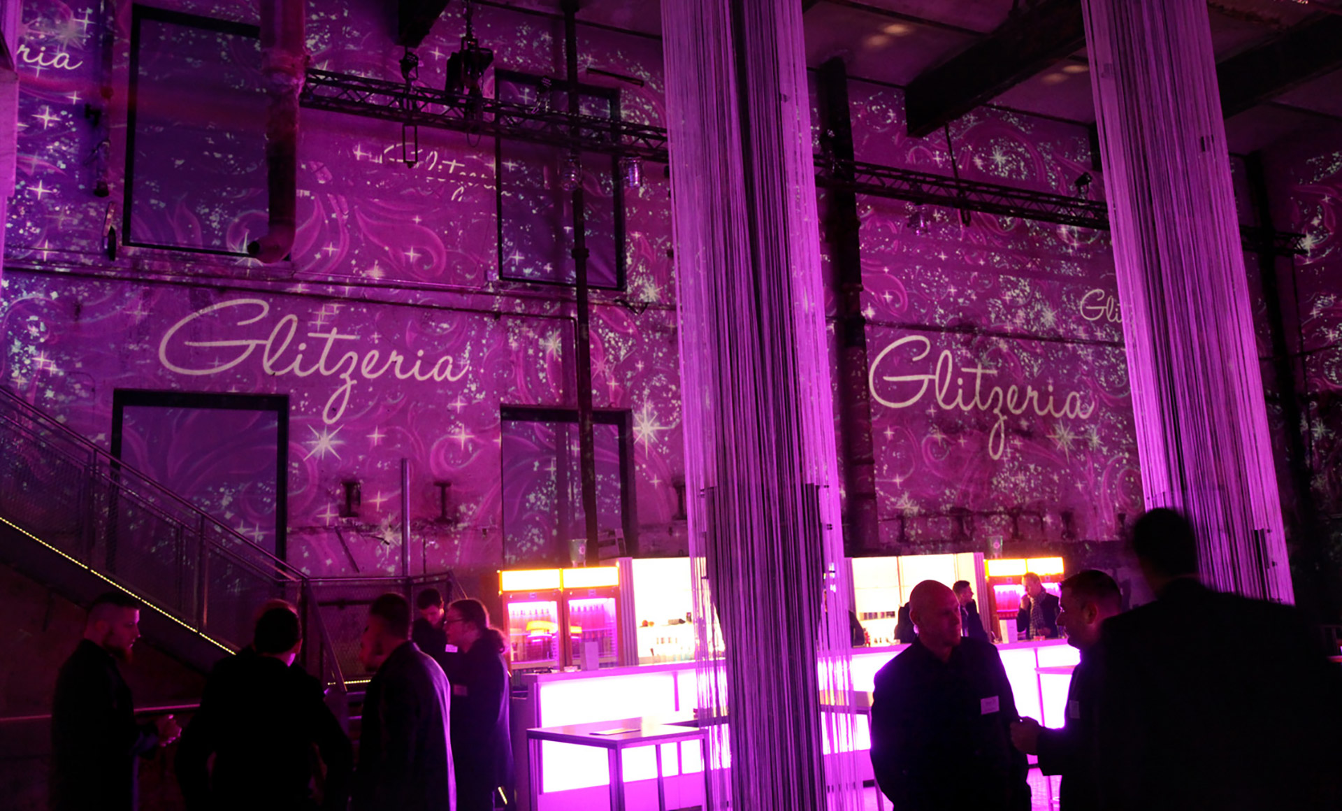 360°-Raumprojektion für Glitzeria in der Ottakringer Brauerei Wien – MODULUX, Aufnahme 6