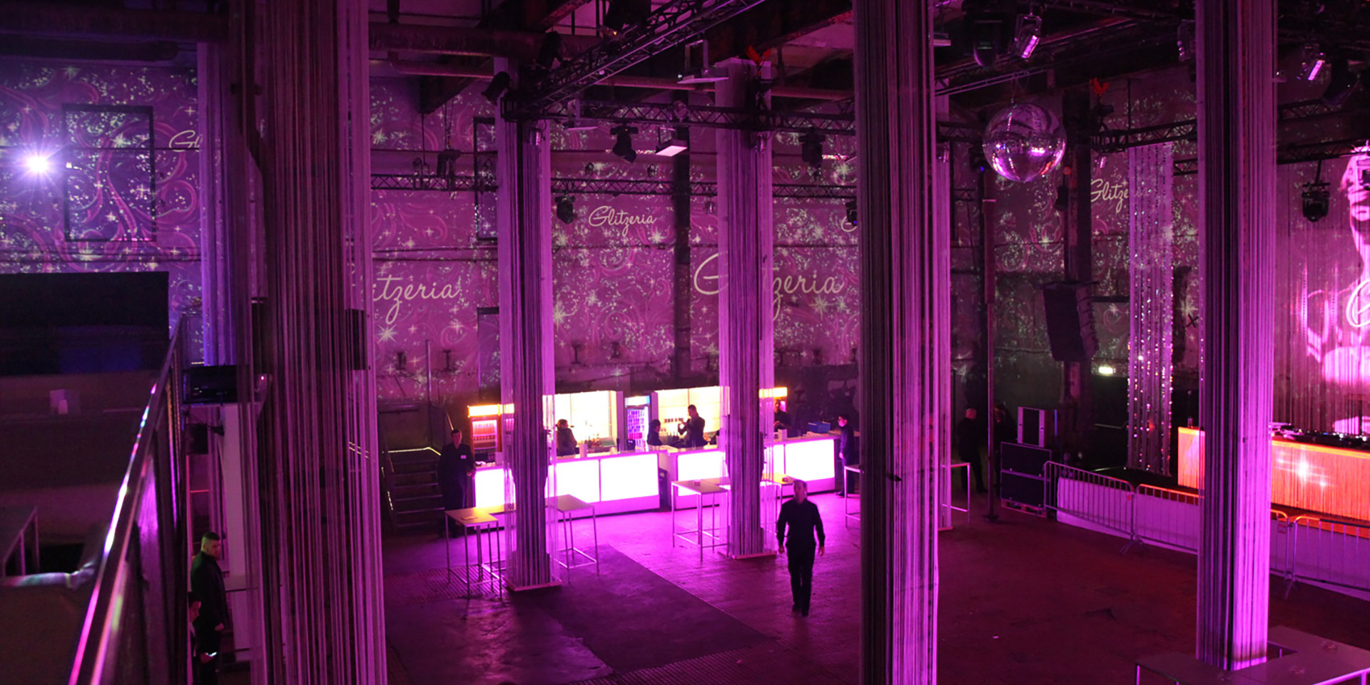 360°-Raumprojektion für Glitzeria in der Ottakringer Brauerei Wien – MODULUX, Aufnahme 7