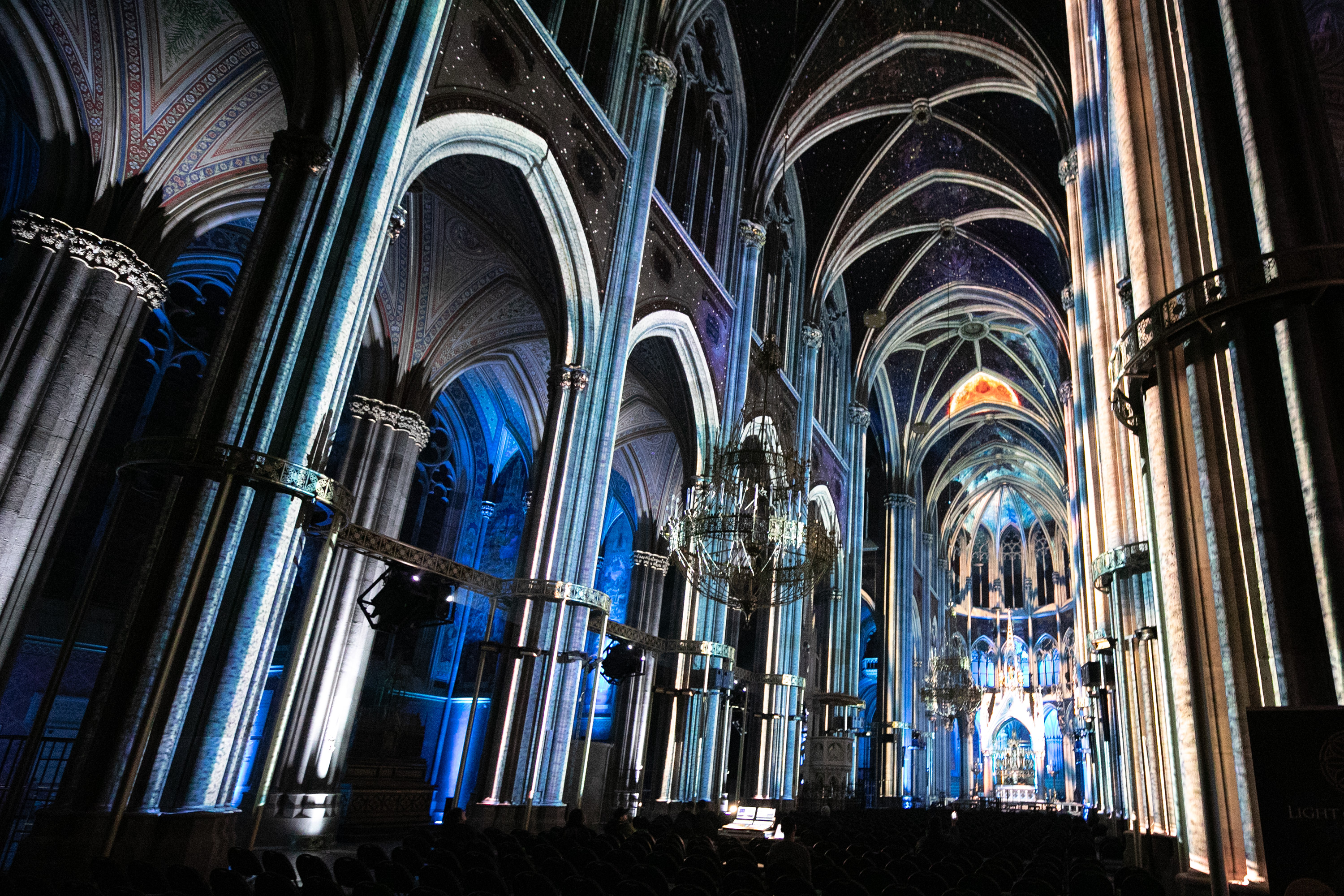 Immersive Mapping-Projektionen von Light of Creation in der Wiener Votivkirche