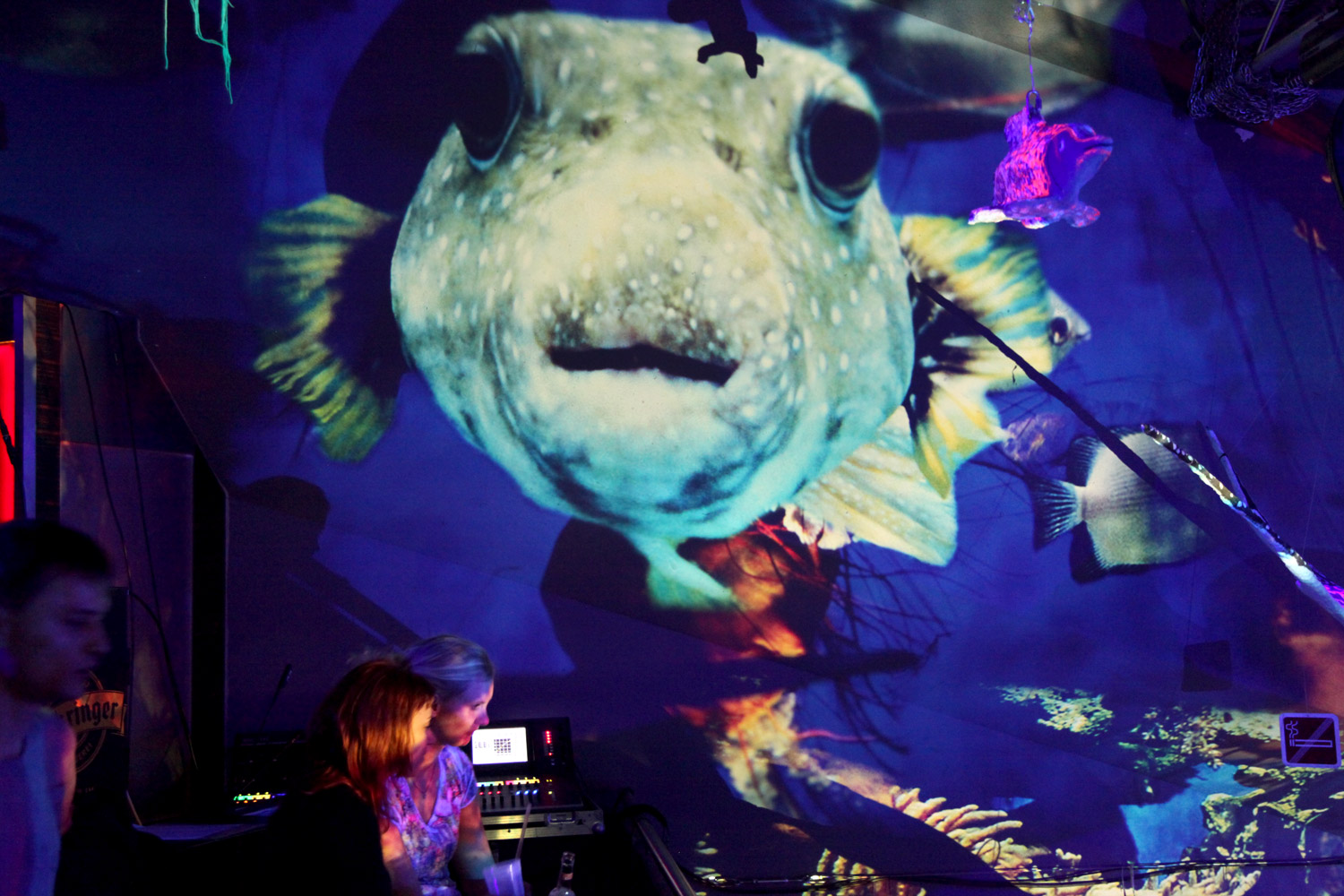 Analoge Raumprojektion beim Mondton-Event im Kulturwerk Sakog – MODULUX, Aufnahme 6