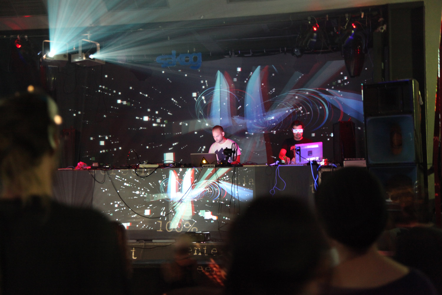 Live Visuals der Mainstage beim Playground AV Festival in der Sakog – MODULUX, Aufnahme 5