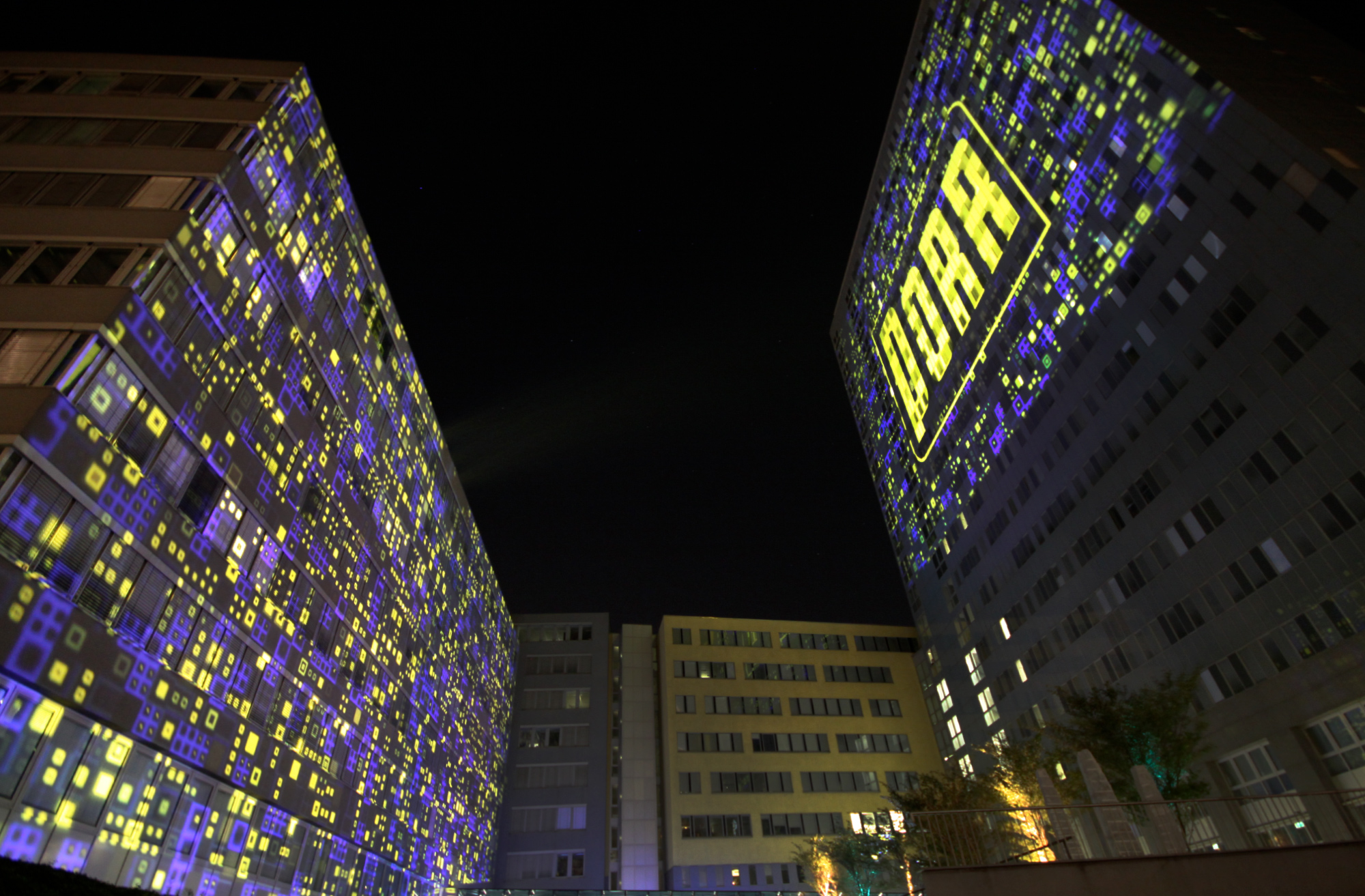 Großbildprojektion auf das PORR-Gebäude in Wien – MODULUX, Aufnahme 5