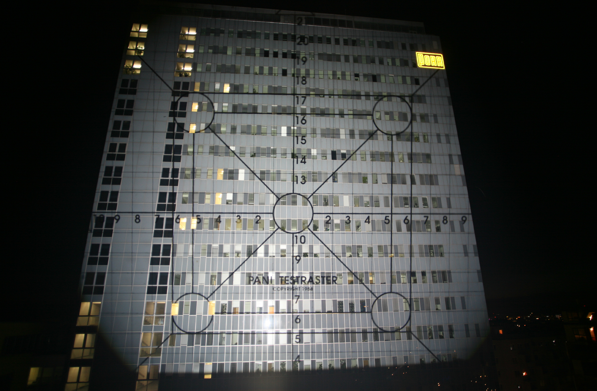 Großbildprojektion auf das PORR-Gebäude in Wien – MODULUX, Aufnahme 8