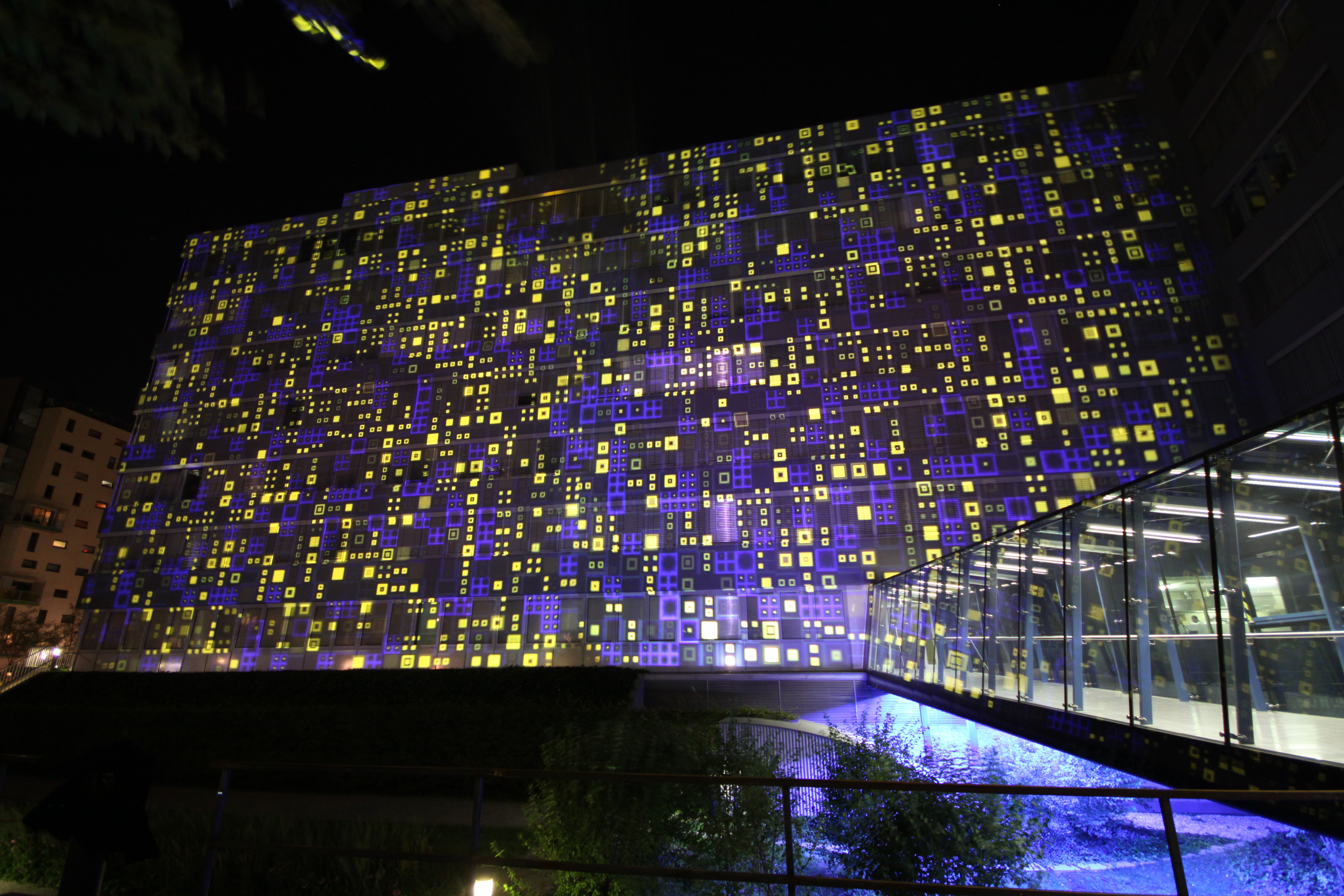 Großbildprojektion auf das PORR-Gebäude in Wien – MODULUX, Aufnahme 11
