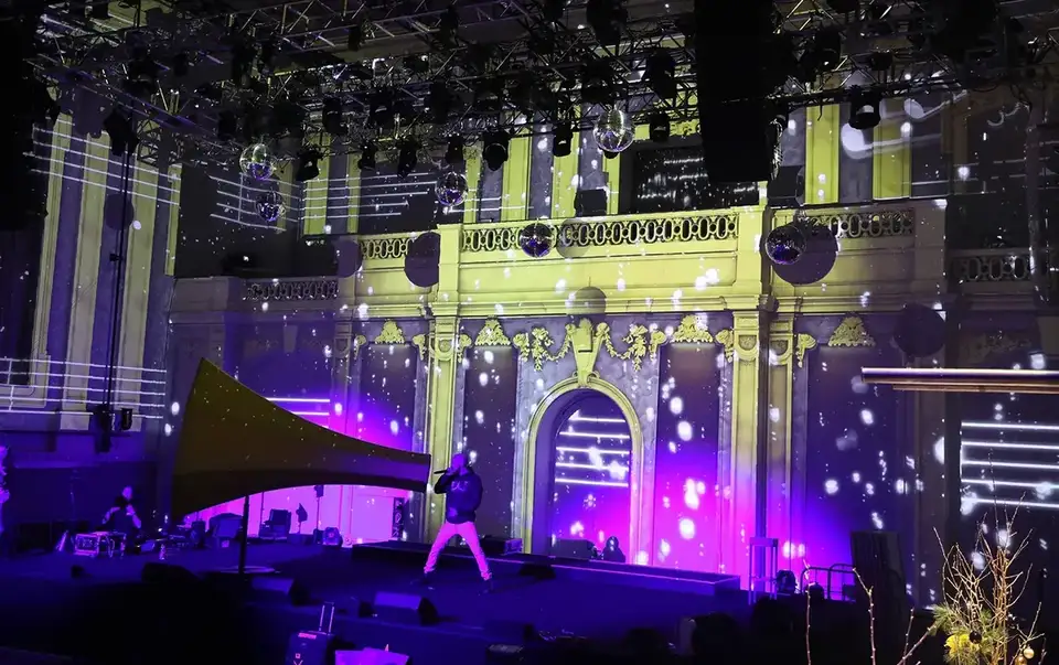 POST HALLE E 1