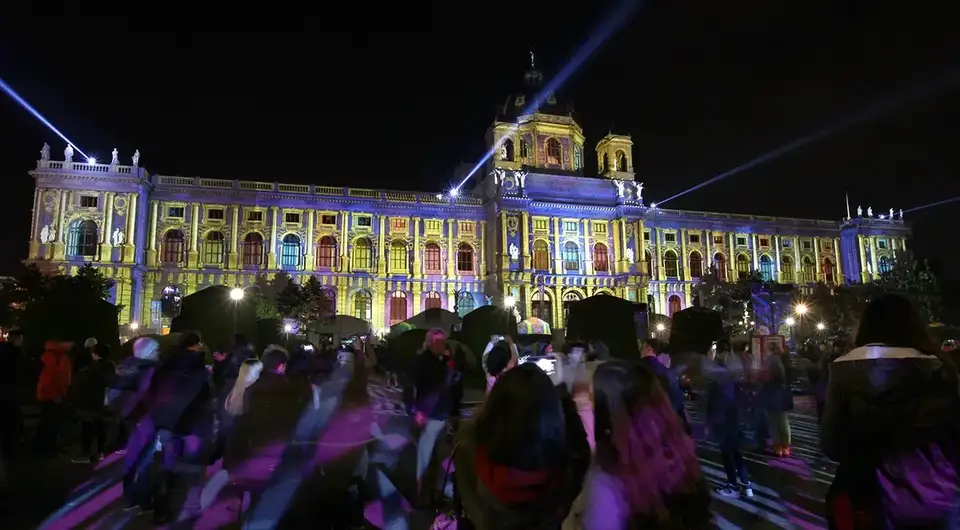 WIEN LEUCHTET 15