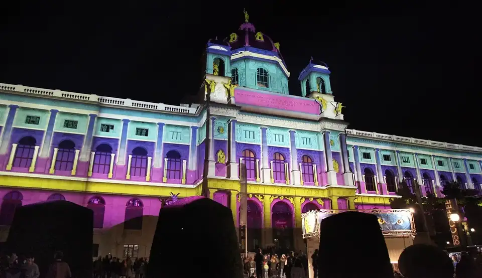 WIEN LEUCHTET 16