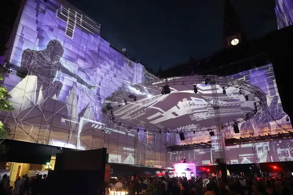 Projektansicht 1: LIFE BALL – Rathaus · Wien · AT